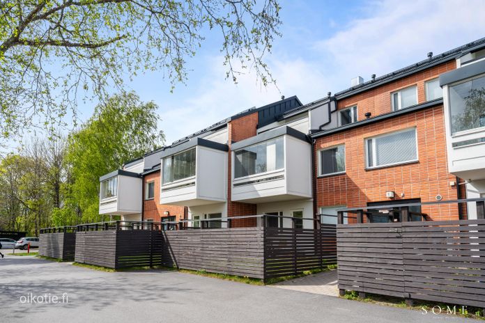 Heinäpellonkuja 1 E